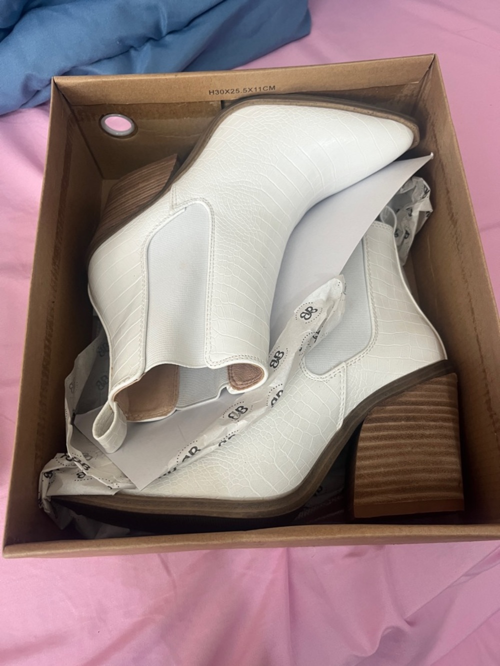 Boutique White Women's Croc-Embossed Chelsea Booties